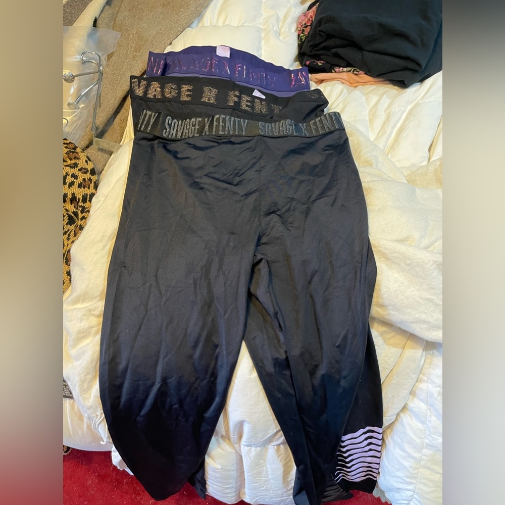 LOT OF FENTY LEGGINGS!!!!!! THREE!!!!! EXTRA LARGE